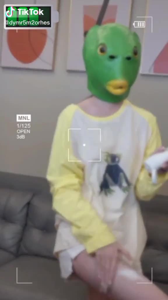 “女生说一个特别想知道的秘密，男生必须来回答”