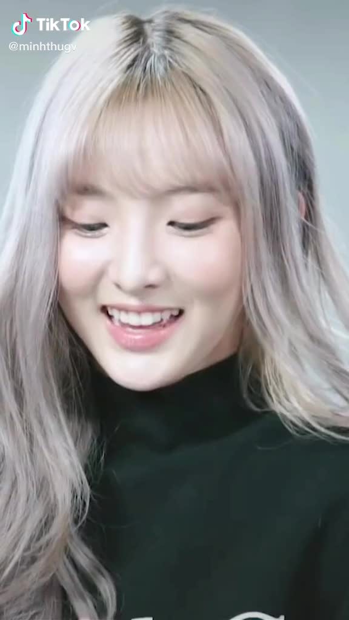 hotgirl nene qua việt nam học tiếng việt và trổ tài hát em của ngày hôm qua siê đáng yêu #xuhuongtiktok  #xuhuong #fypシ #hot