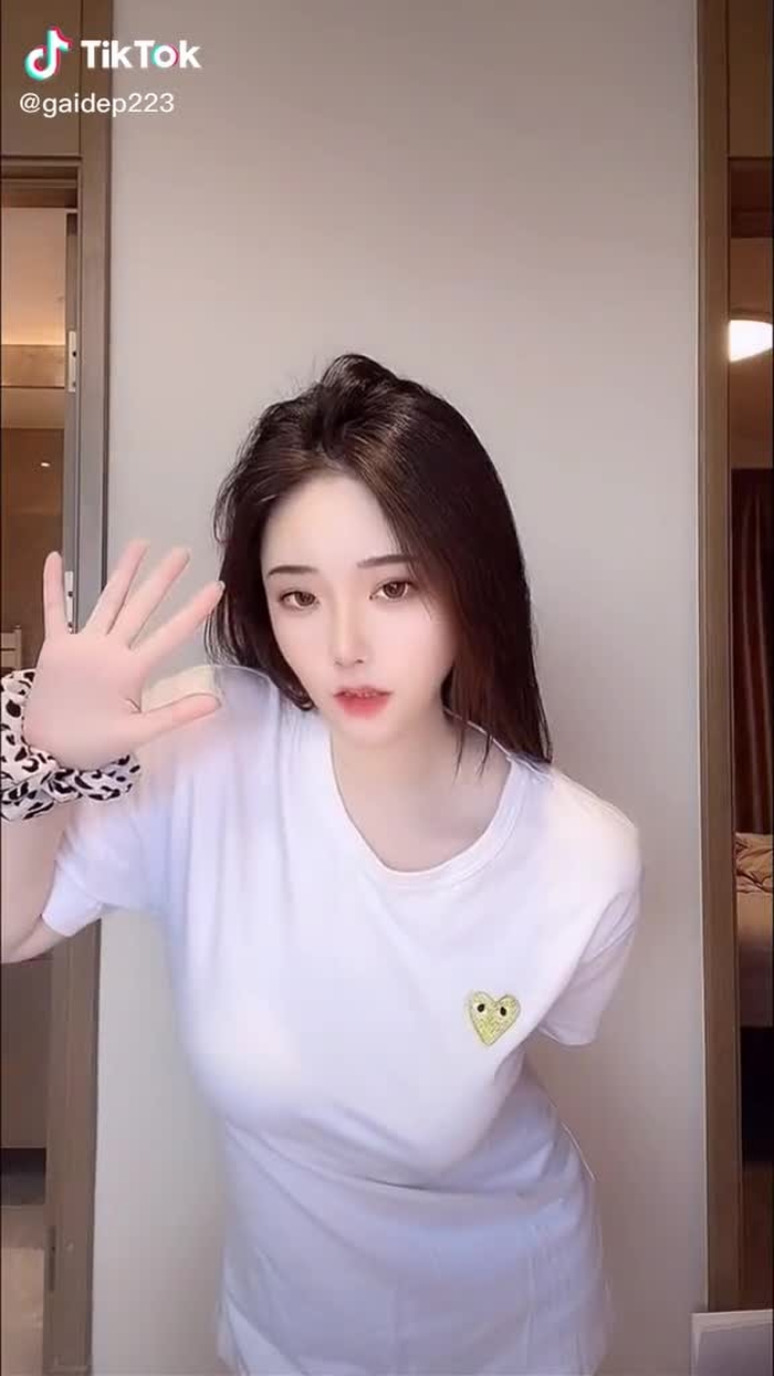 giăm ba cái kẹo mút làm sao có sức hút bằng em #xuhuong #gaixinh #gaixinhkhoedang #fyp