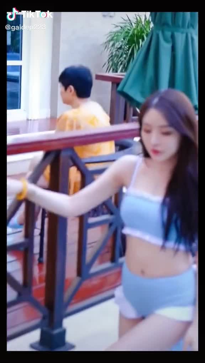 nào nào mình cùng lại đây phê pha #xuhuongtiktok #gaixinhtiktok #gaixinhkhoedang #fypシ 1