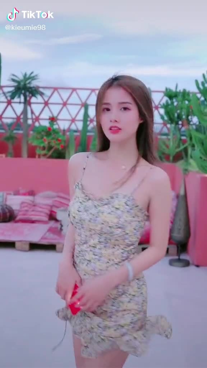 Xem video nhớ thả tim cho e nha #gaixinhvn123 #girls #xuhuong #typ