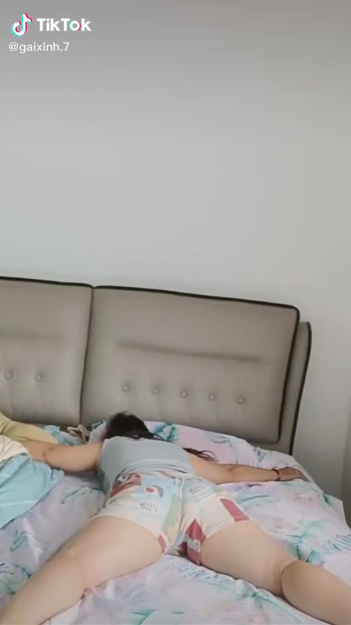 hôm qua bị hành sml luôn#girls #gaixinhvn123 #gaixinh #HoiHanChua