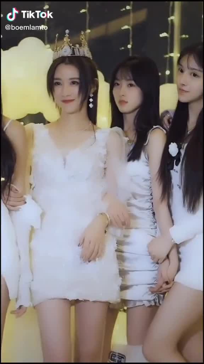 #gaixinh #girls #gaixinhkhoehang #OpenDoorDance 32