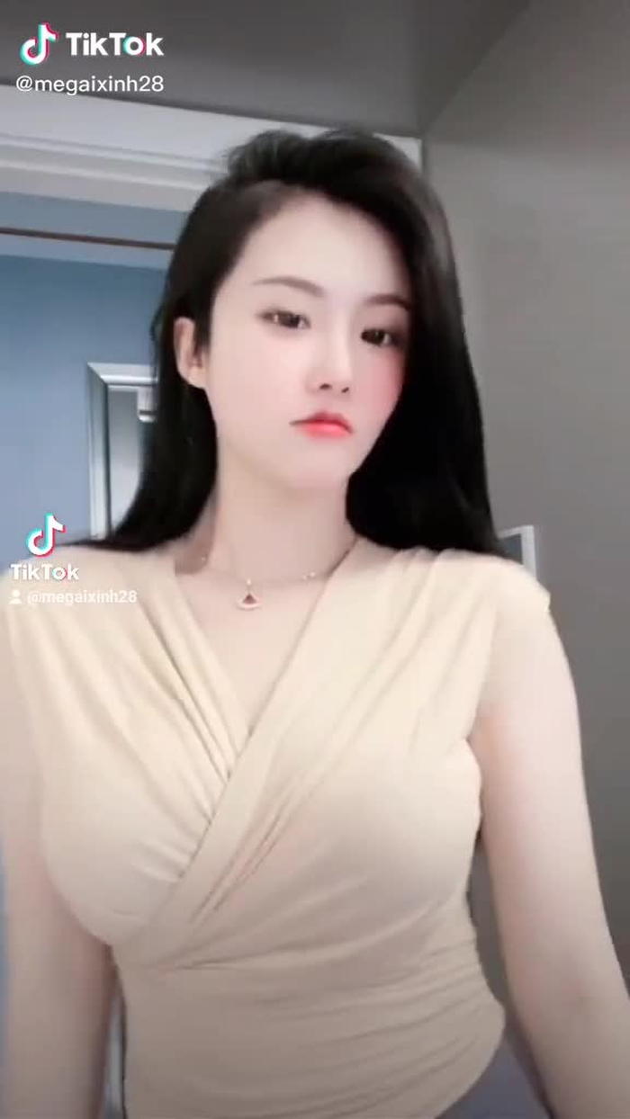 #gai #gaixinh #gaixinhtiktok #foryou #xuhuong 16