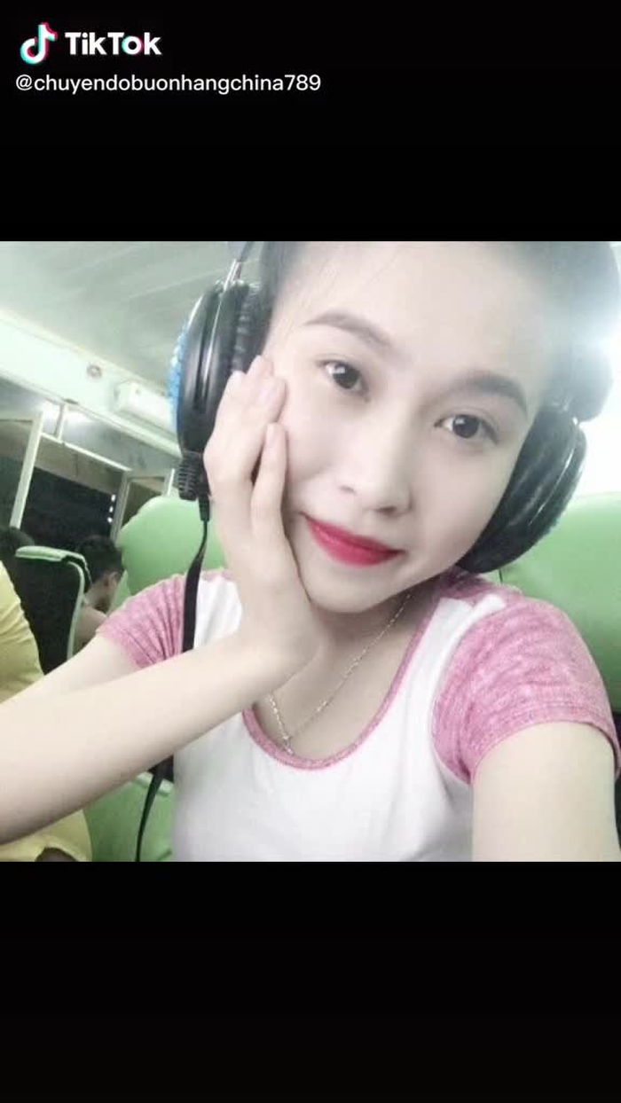Tôi từng có một khoảng thanh xuân rất đẹp, kiêu xa từng là cô gái yêu đời thích chơi game đam mê chụp ảnh. Ngày đó tôi cũng khá ưu nhìn và rồi time cứ thế trôi đi tôi thấy mình càng ngày càng khổ tâm nhiều và không còn được như xưa nữa 😢..!.!!!#xuhuongtiktok #GuongMatTreTho
