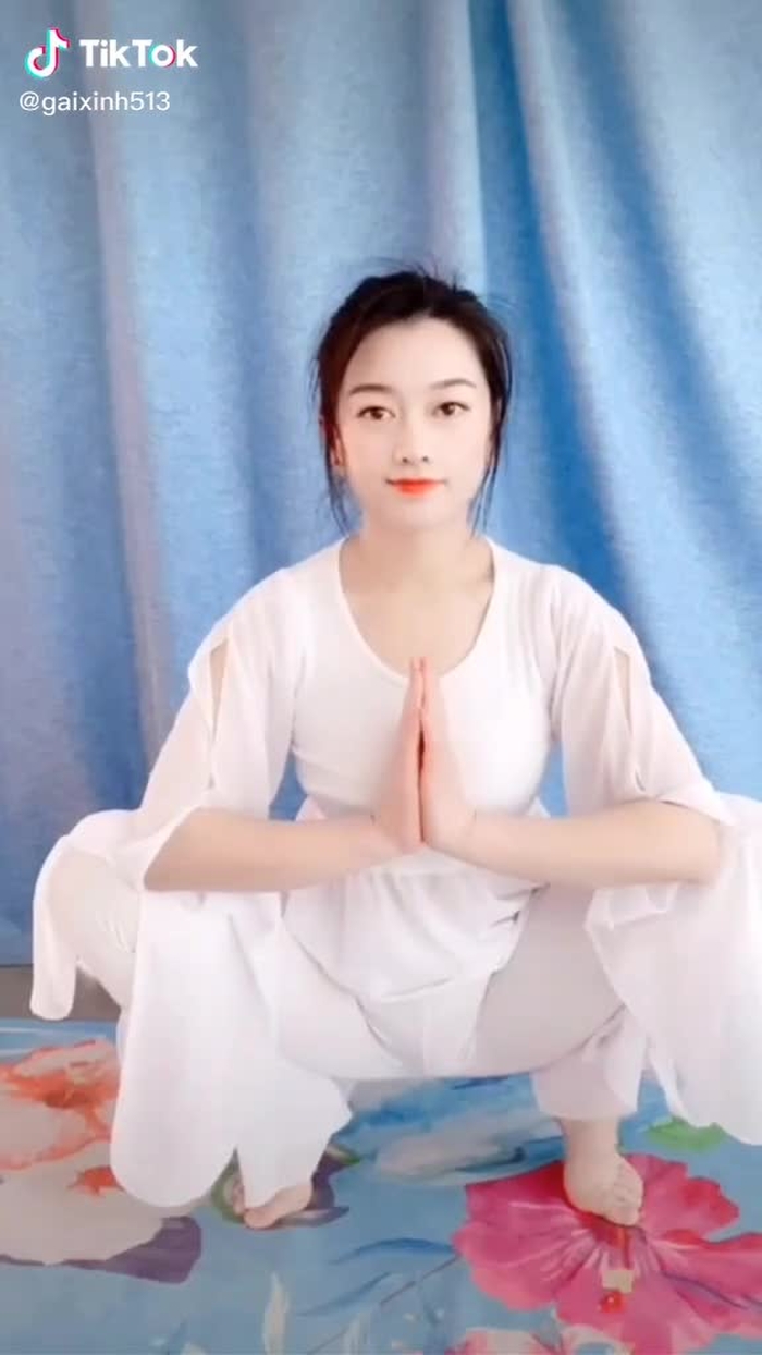 ếch ngồi đáy riếng#fyp #gaixinh910 #gaixinh