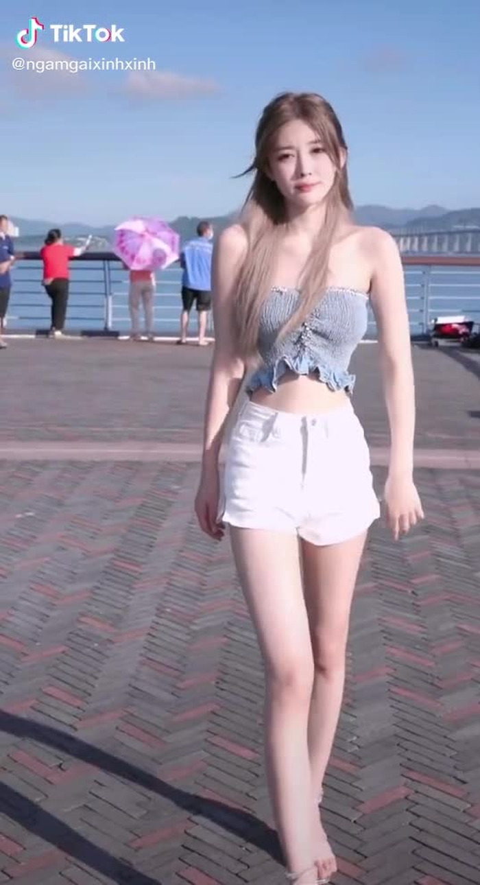 #gaixinh #TikTokFashUP #LucMoiYeu  Đố biết eo em bao nhiêu đó