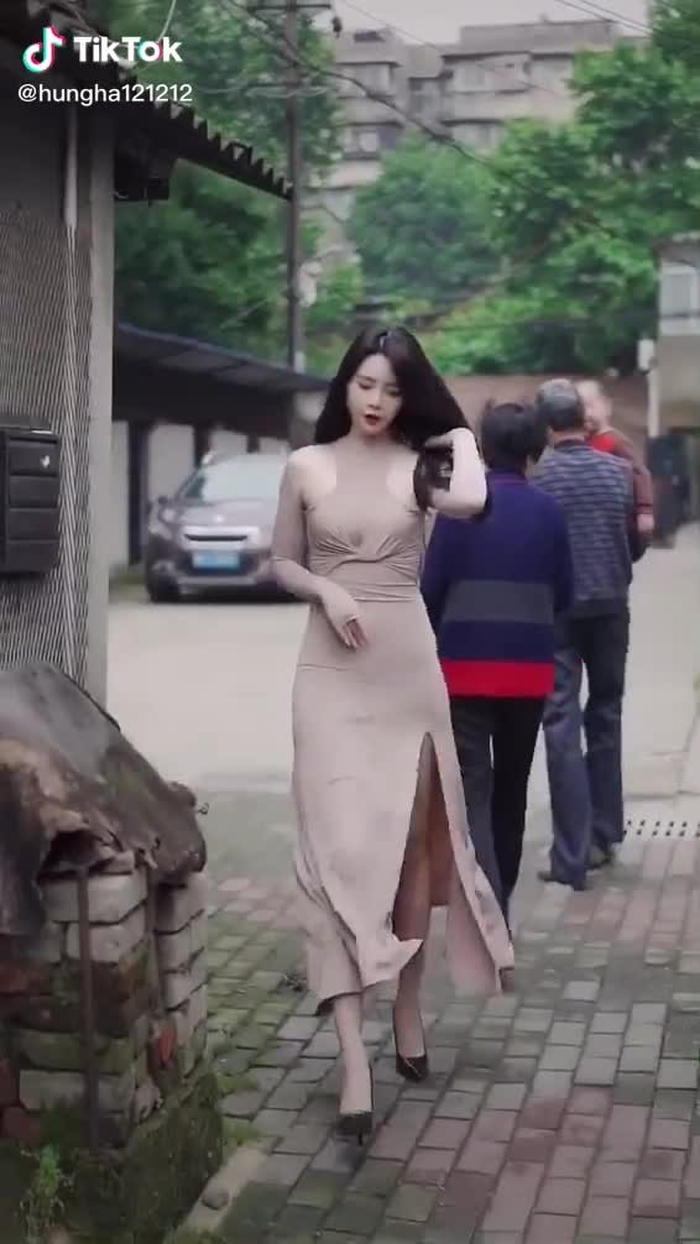 Em đi tìm anh#gái_đẹp #gáixinh #gái #gáidep #gáixinhtiktok 2