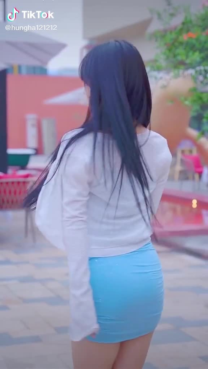 Đu đưa theo điệu nhạc lạc vào trái tim anh#gái_đẹp #gáixinh #gáidep #gáixinhtiktok #gái 5