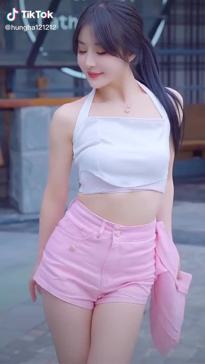 Đu đưa theo điệu nhạc lạc vào trái tim anh#gái_đẹp #gáixinh #gái #gáixinhtiktok #gáidep 6