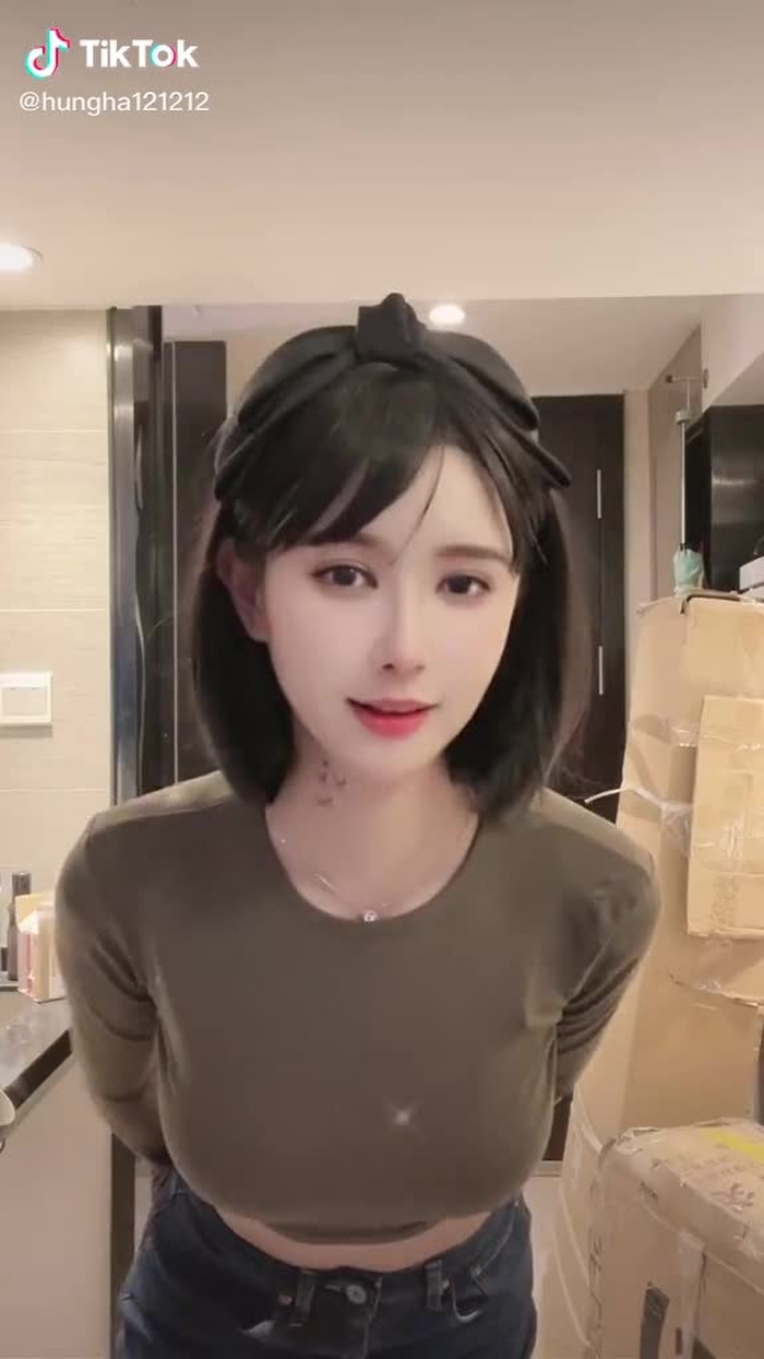 Đu đưa theo điệu nhạc lạc vào trái tim anh#gái_đẹp #gáixinh #gái #gáixinhtiktok #gáidep 8