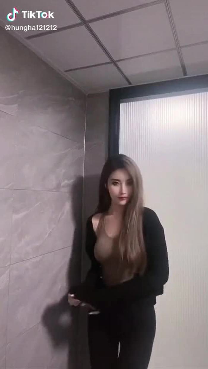 Ngày mưa buồn#gáixinh #gái_đẹp #gái #gáixinhtiktok #gáidep