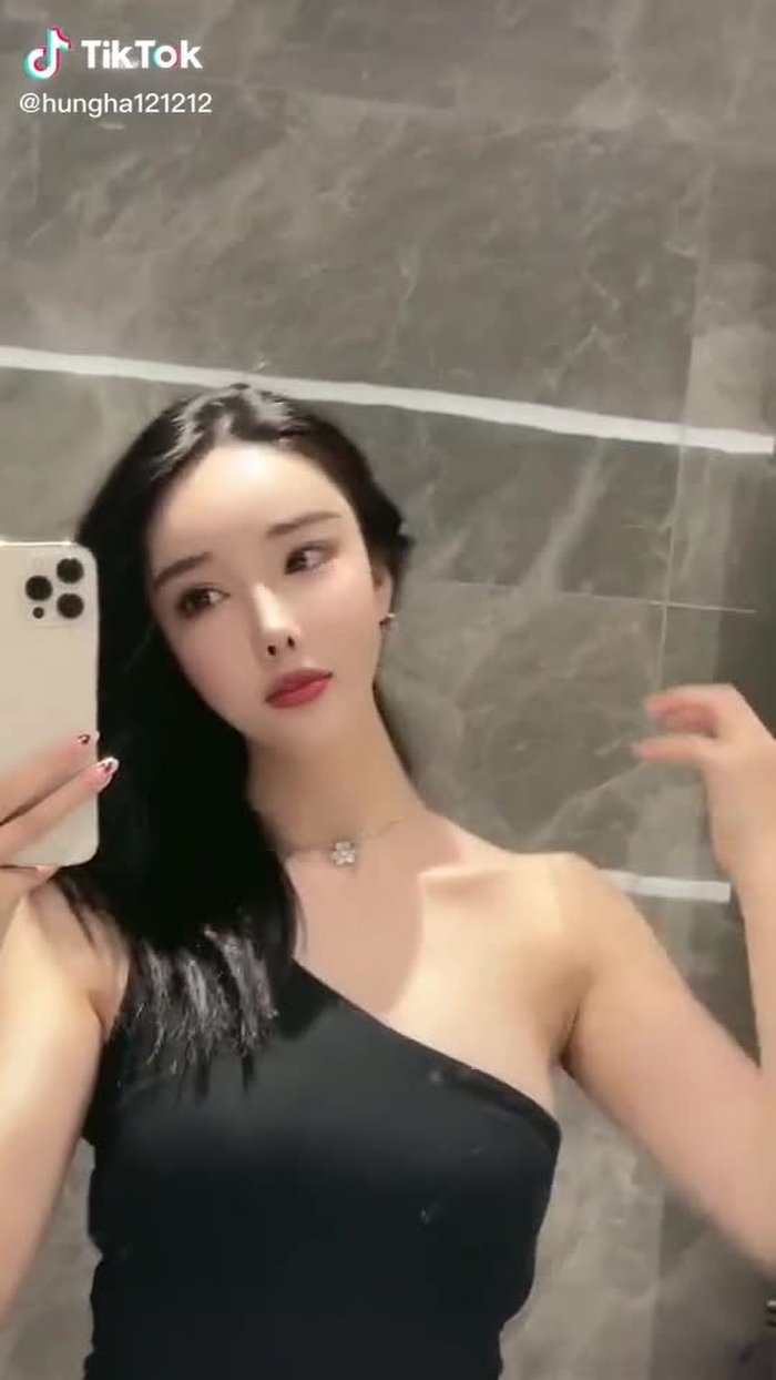 Mọi người có thấy gì không? #gáixinh #gái #gái_đẹp #gáixinhtiktok #gáidep