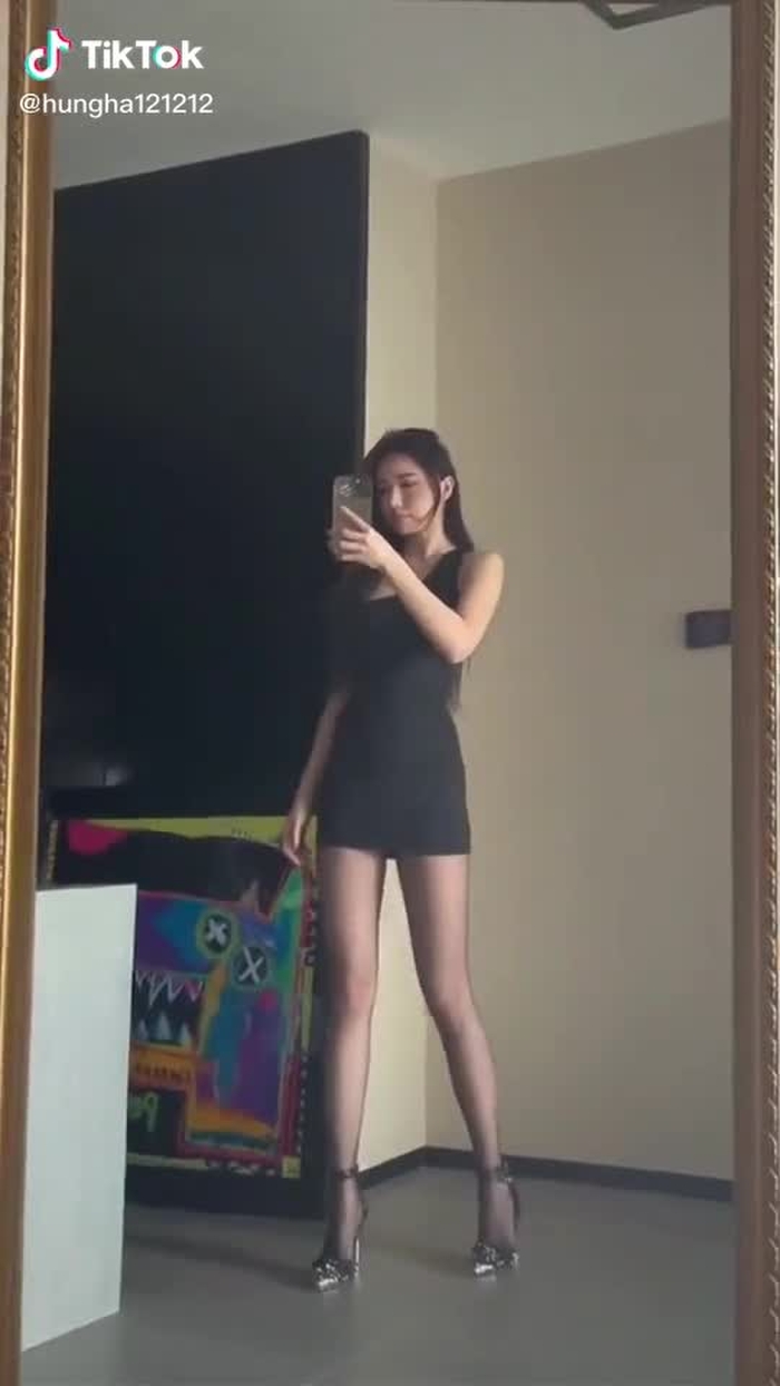 Gương ơi ai đẹp bằng em#gáixinh #gái #gái_đẹp #gáixinhtiktok #gáidep
