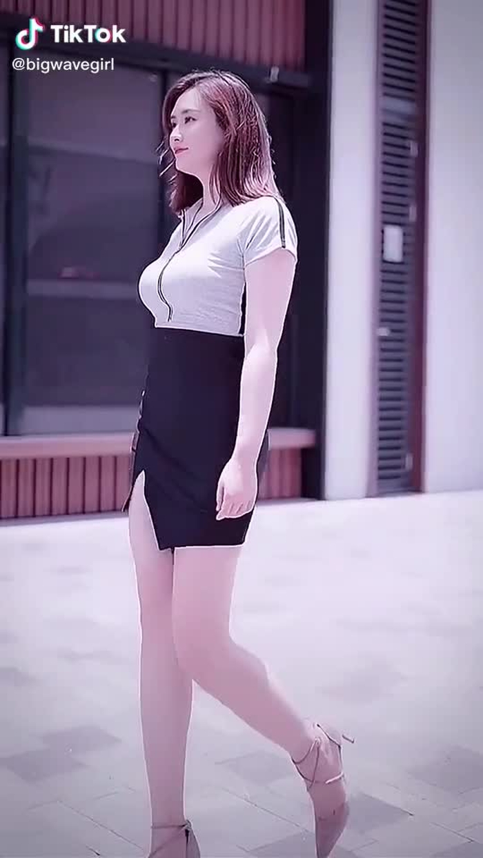 Fashion little black dress, sexy little lips#Sexy #beautiful #foryou