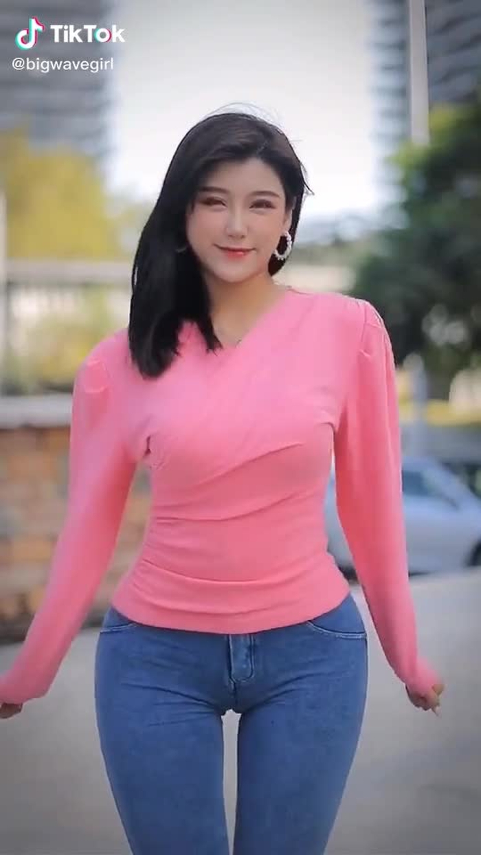 user4912638027723 (@bigwavegirl) on TikTok 46