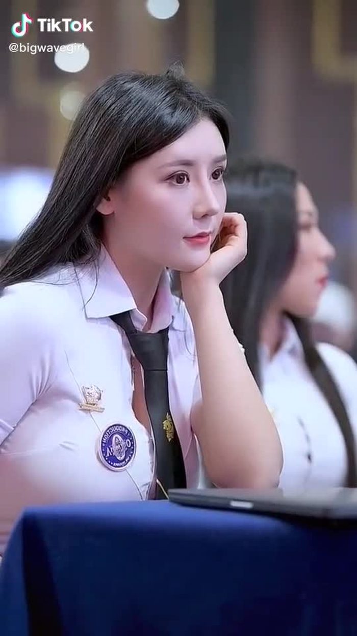 user4912638027723 (@bigwavegirl) on TikTok 66