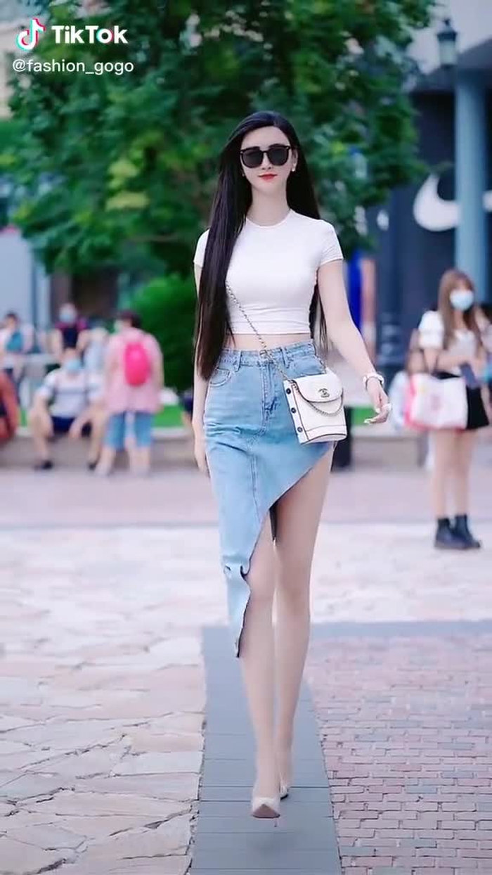 #đườngphố #gáixinh #thờitrangnữ #thờitrang #fashion