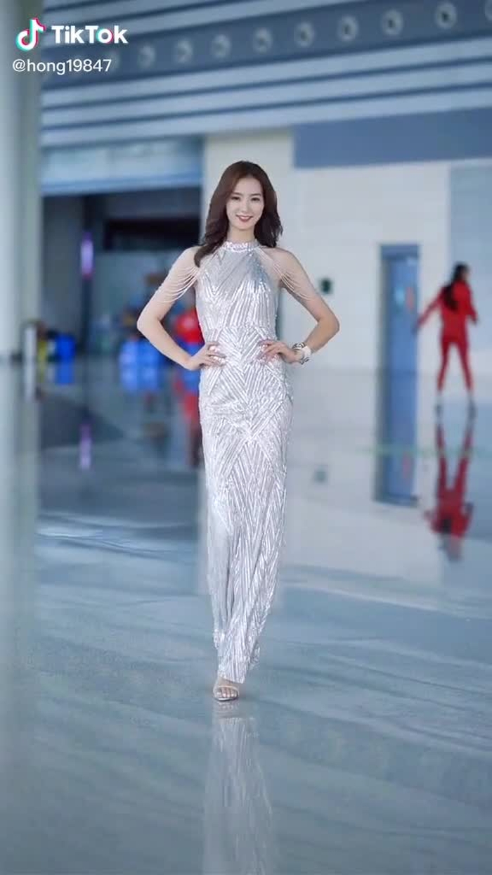 极品气质高雅车模#chinesegirl #おすすめ #素敵