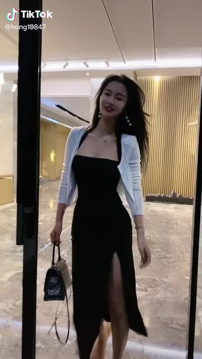 会笑的人都不会太丑#おすすめ #街拍时尚 #美女