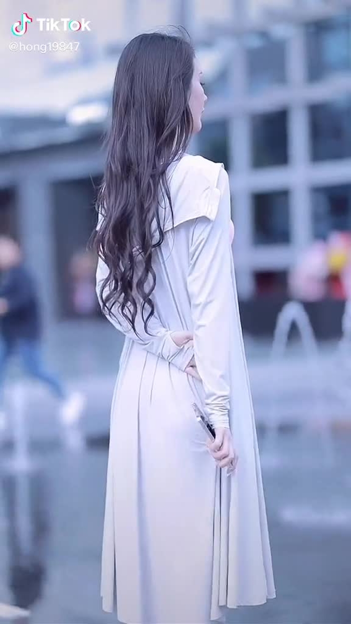 你就是我心中的那一片阳光#おすすめ #街拍时尚 #美人が来た
