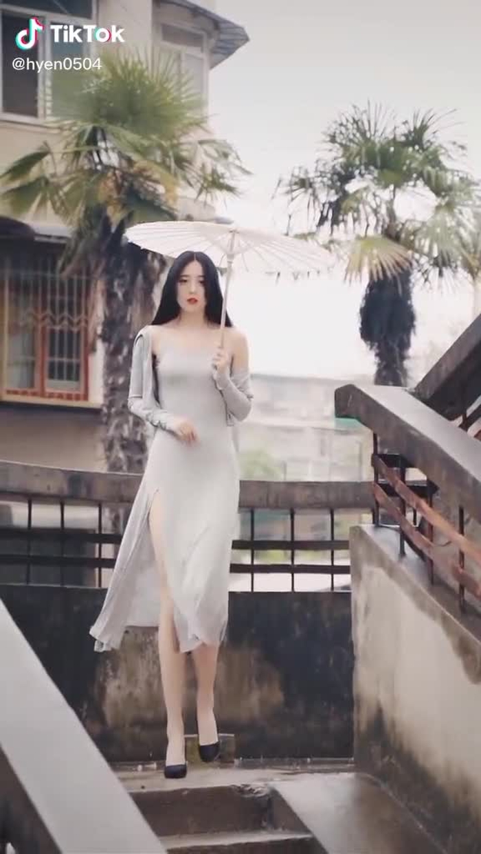 一只眼睛喝醉了 #fypシ #gaixinh #chinesestreetfashion #chinastreetstyle #prettygirl #foryou #旗袍 旗袍