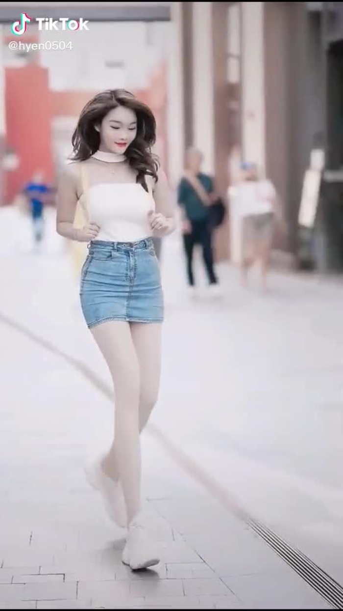 牛仔裙穿搭  #fypシ #chinesestreetfashion #gaixinh #streetstyle #chinastreetstyle #fashion #style #prettygirl #chinafashion #streetwear