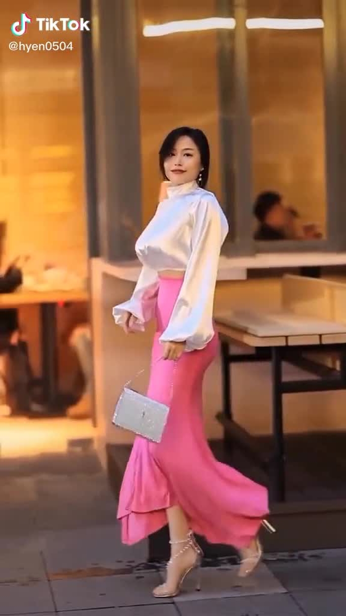 火辣身材  #fypシ #chinesestreetfashion #chinastreetstyle #chinafashion #gaixinh #prettygirl #streetwear #streetstyle #style #fashion