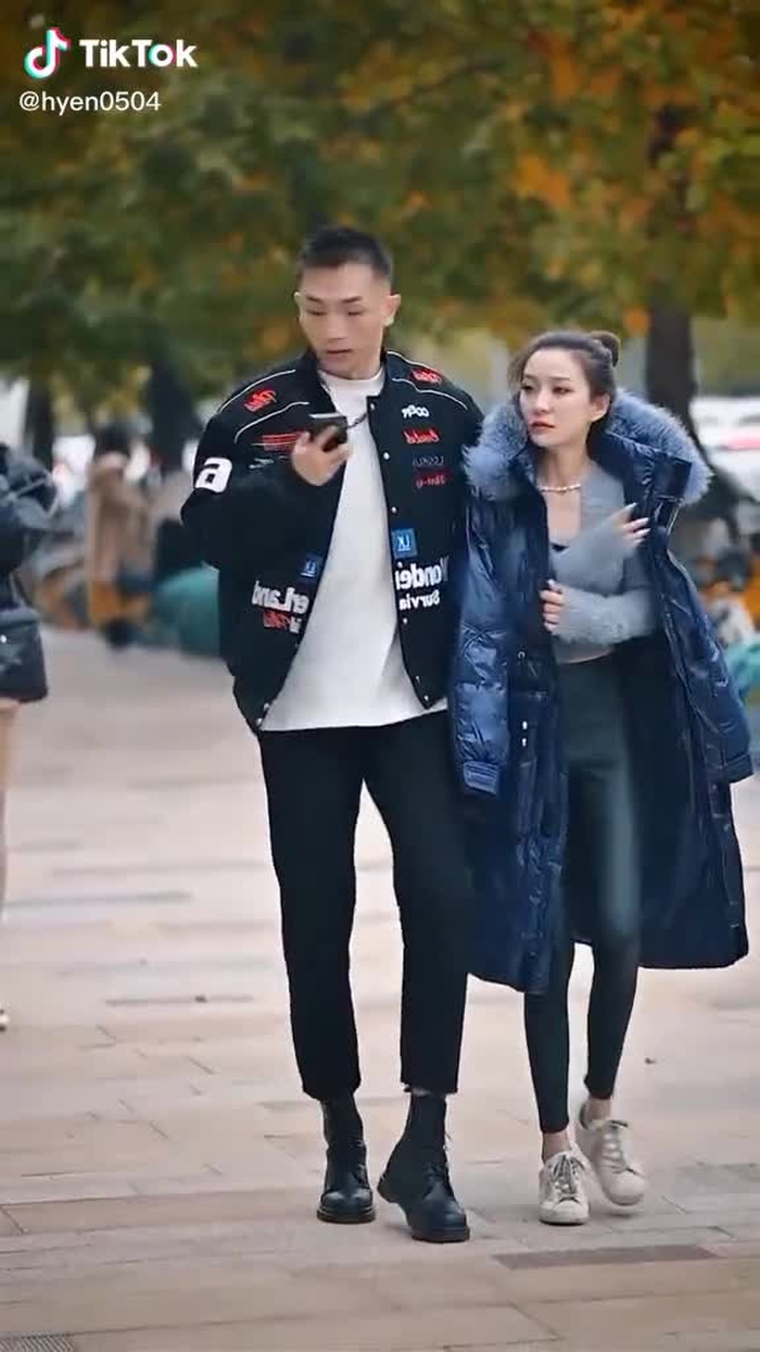 这男朋友是什么神仙操作？#fypシ #chinesestreetfashion #chinastreetstyle #style #chinafashion #gaixinh #fashion #prettygirl #streetwear #streetstyle #couple