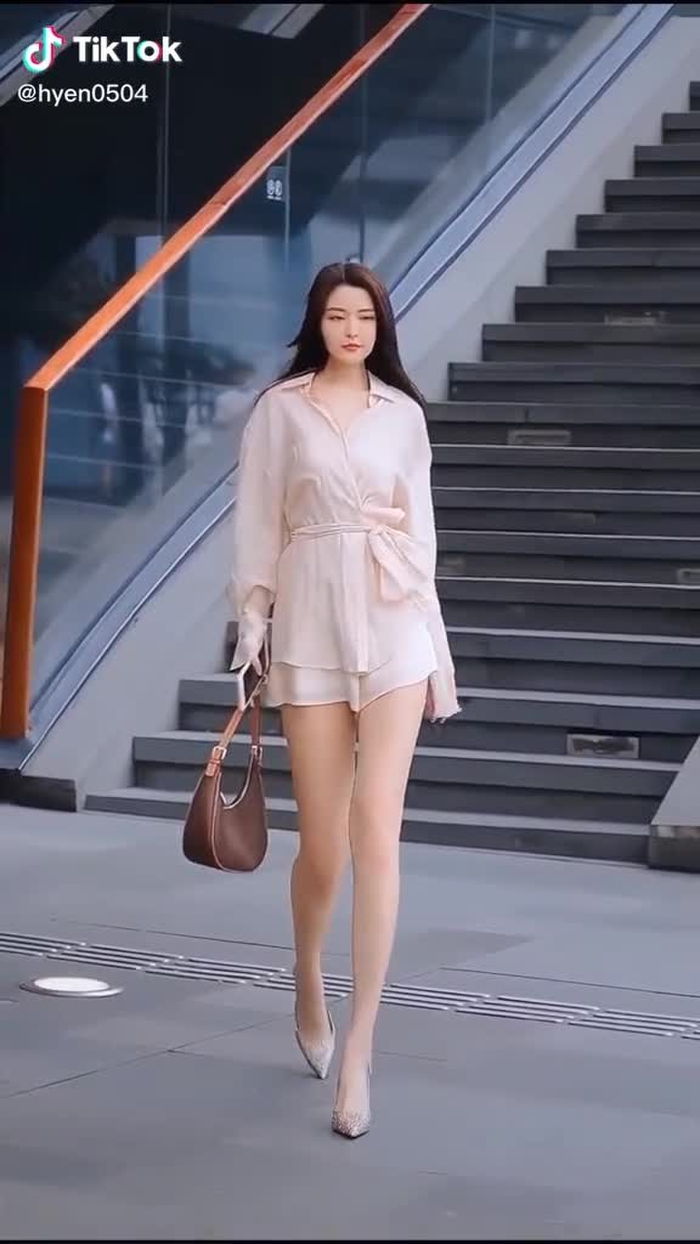 多少彩礼可以娶这样漂亮小姐姐 #fypシ #chinastreetstyle #chinesestreetfashion #style #chinafashion #gaixinh #fashion #prettygirl #streetstyle #streetwear