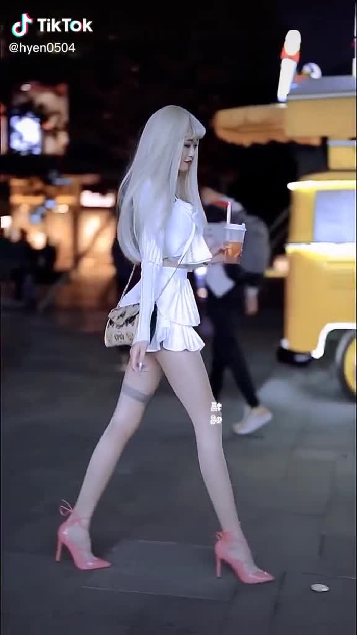 💯💯💯#fypシ #chinastreetstyle #chinesestreetfashion #style #chinafashion #gaixinh #fashion #fashion#prettygirl #streetstyle #streetwear