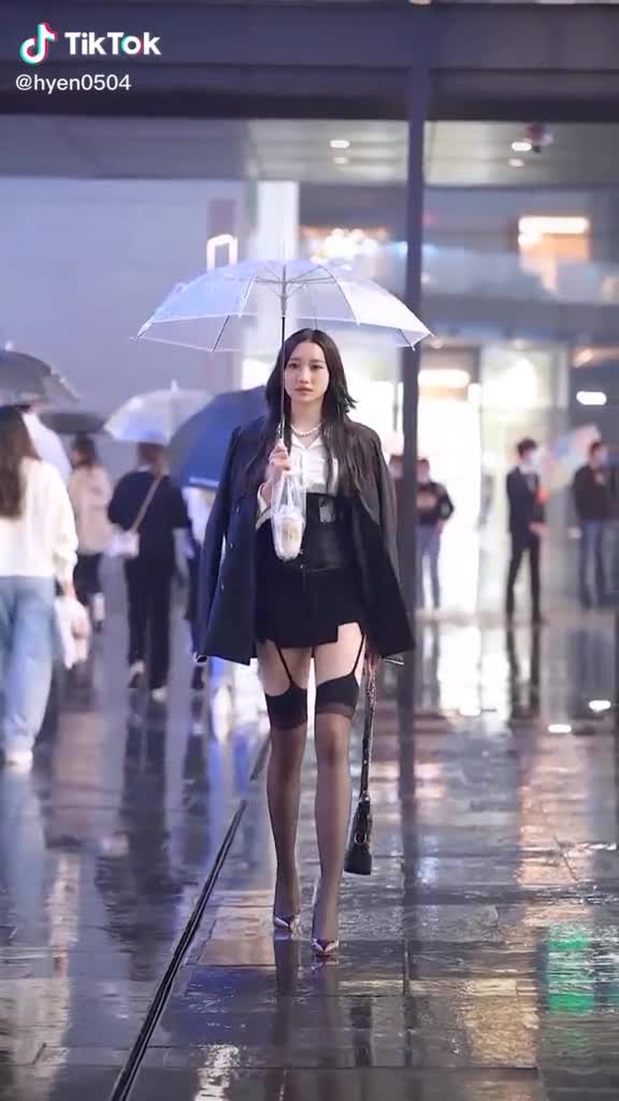 这是你成功路上的绊脚石吗？#style #chinesestreetfashion #chinastreetstyle #chinafashion #gaixinh #fashion #prettygirl #fypシ #streetstyle #streetwear