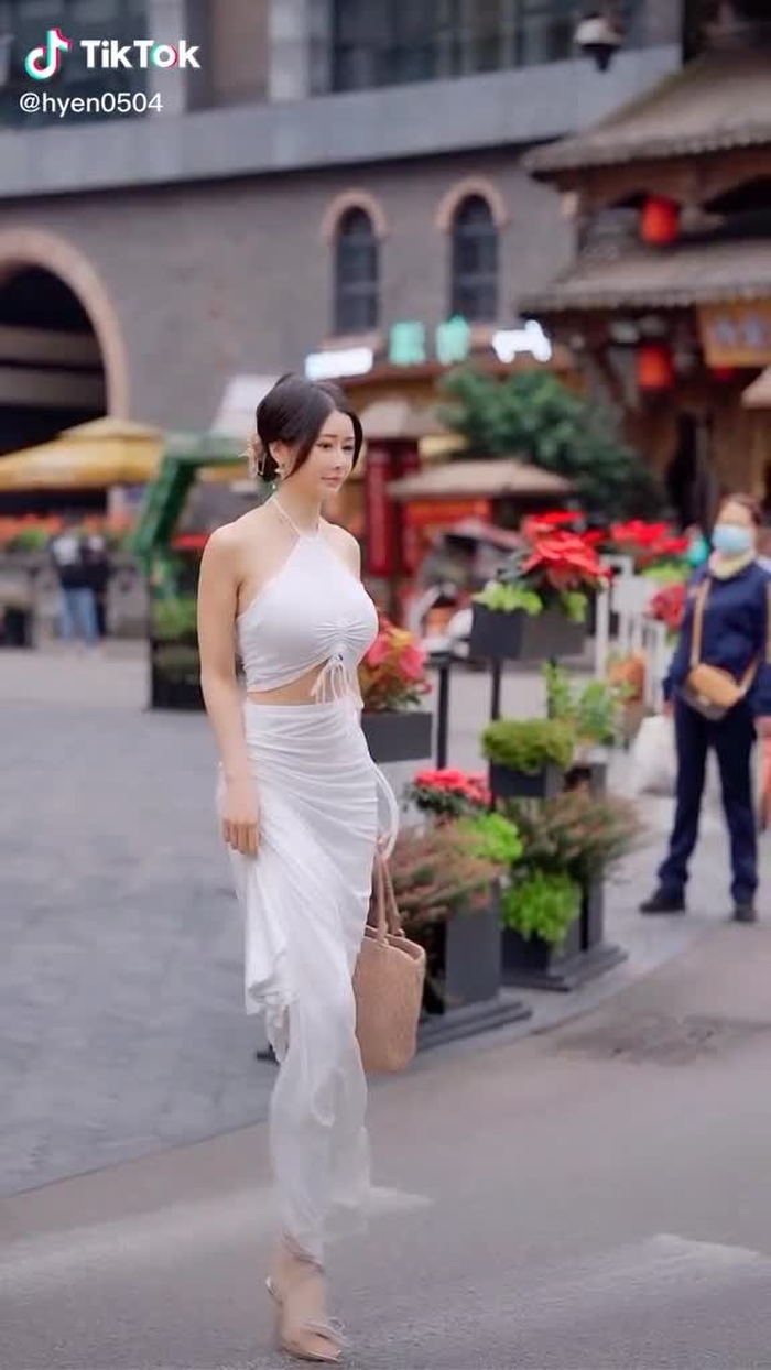 美好根本拦不住 #chinesestreetfashion #gaixinh #chinastreetstyle