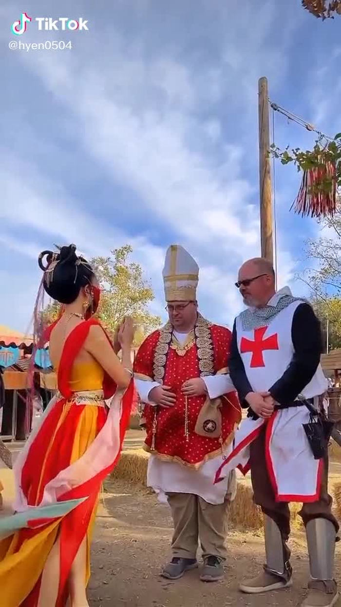 汉服与世界文化的碰撞怎么少得了敦煌造型？我们大中华56个民族，各有各的特色！#chinafashion #douyin #chinese