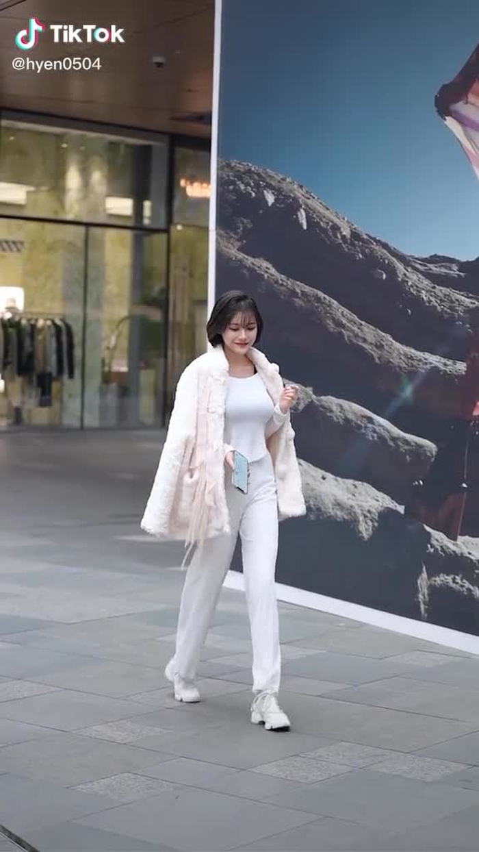 这身材你能抵抗得了吗？#fypシ #prettygirl #chinastreetstyle #chinesestreetfashion #streetfashion #streetstyle #streetwear #style #fashion