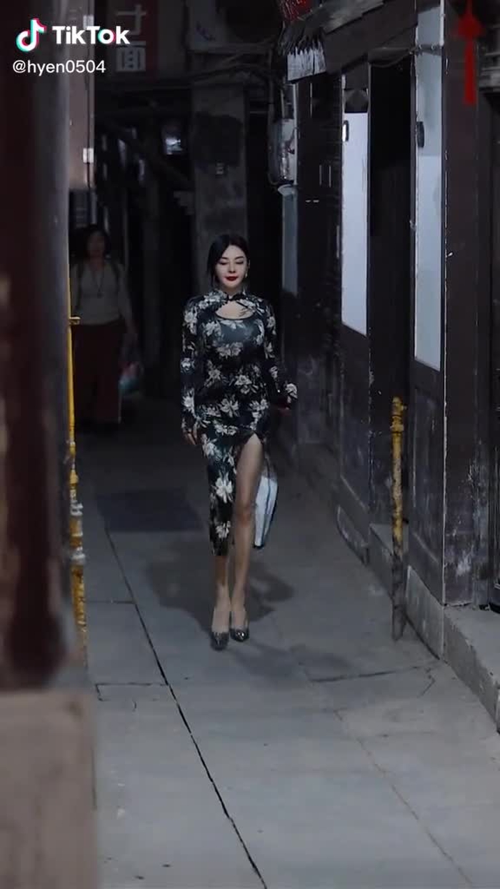 爱不爱我？#chinesestreetfashion #chinafashion #gaixinh #fypシ #douyin