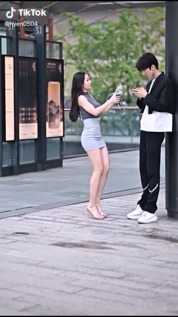 这个男生被误会了，你知道为什么吗 #fypシ #chinesestreetfashion #chinastreetstyle #streetfashion #couple #foryou #douyin