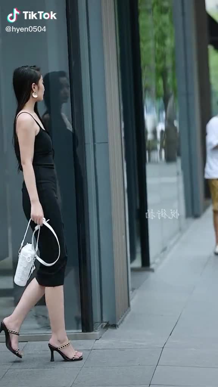 如果爱情可以装进保温杯，你希望温度是多少？#fypシ #chinastreetstyle #streetfashion #chinesestreetfashion #couple #foryou #douyin