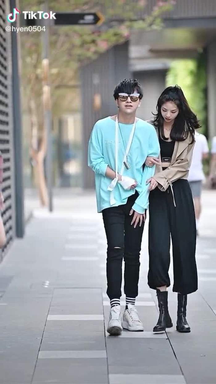 有个这样的好哥哥，这妹妹也太幸福了吧？ #fypシ #girl #chinesestreetfashion #streetfashion #streetfashion #fashion #style #streetwear
