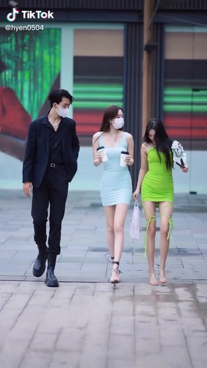 这么热心肠的男朋友少见，小姐姐都不懂得珍惜！%初见成都以茶会友  #fypシ #girl #gaixinh #chinastreetstyle #chinesestreetfashion #streetfashion #fashion #style #streetwear