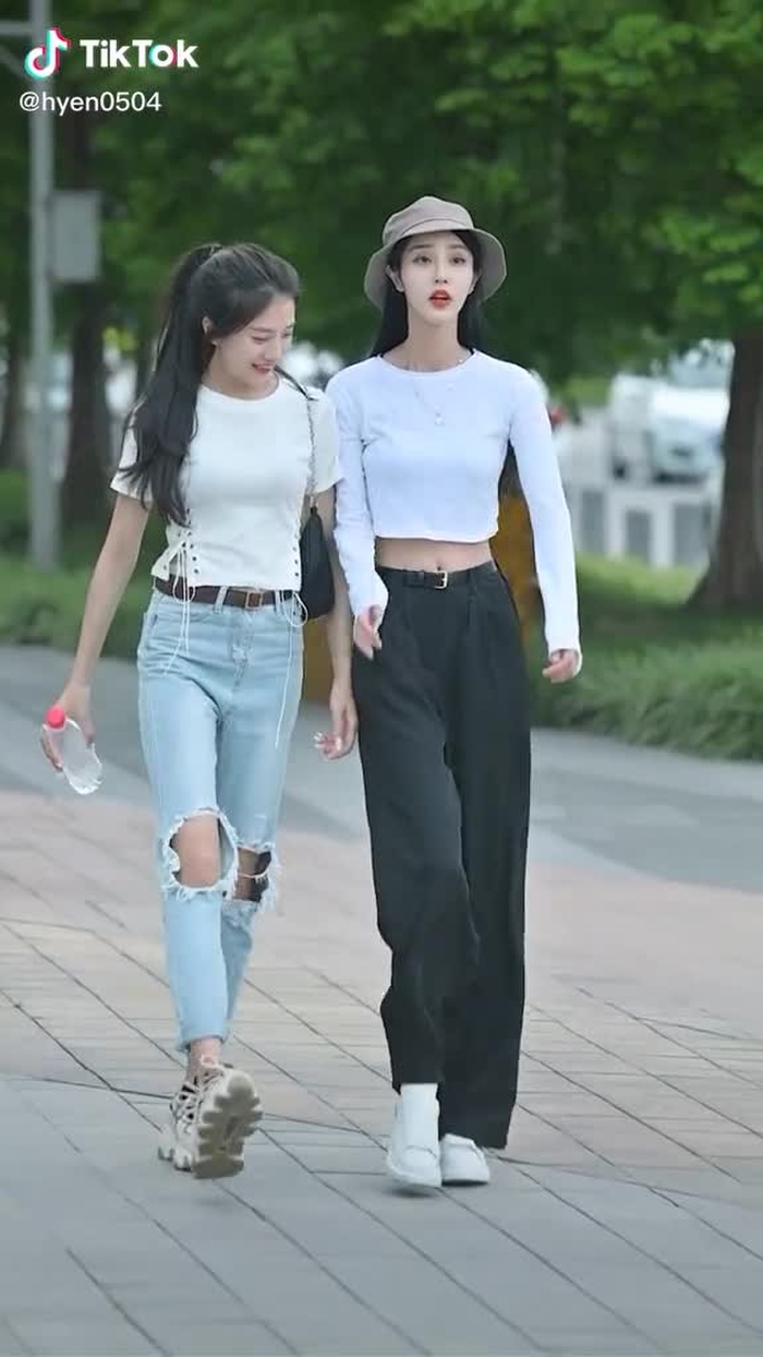 有些人早点放手是最佳选择～  #fypシ #girl #gaixinh #chinesestreetfashion #chinastreetstyle #streetstyle #style #fashion #streetwear