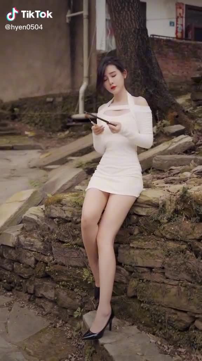 “风陵渡口初相遇，一见伊人误终身”  #fypシ #girl #gaixinh #chinesestreetfashion #streetfashion #chinastreetstyle #style #fashion #streetwear