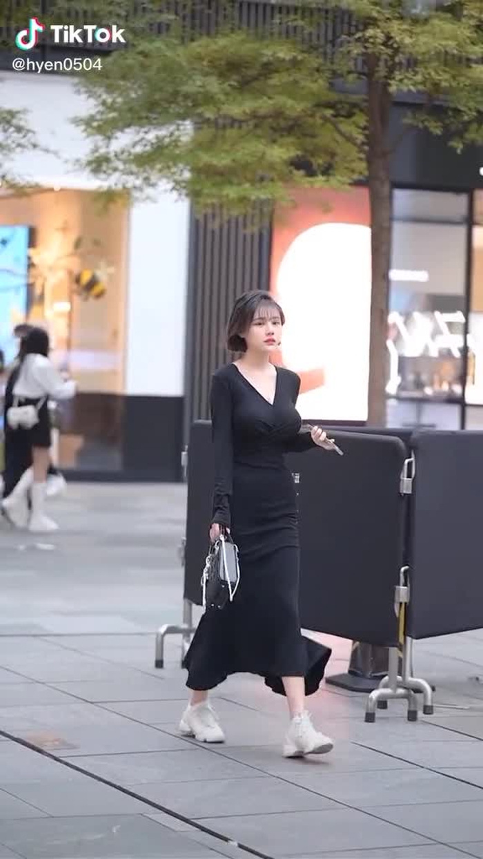 这颜值女生看了都会爱吧 #fypシ #chinesestreetfashion #chinastreetstyle #streetfashion #fashion #streetwear #streetstyle #style