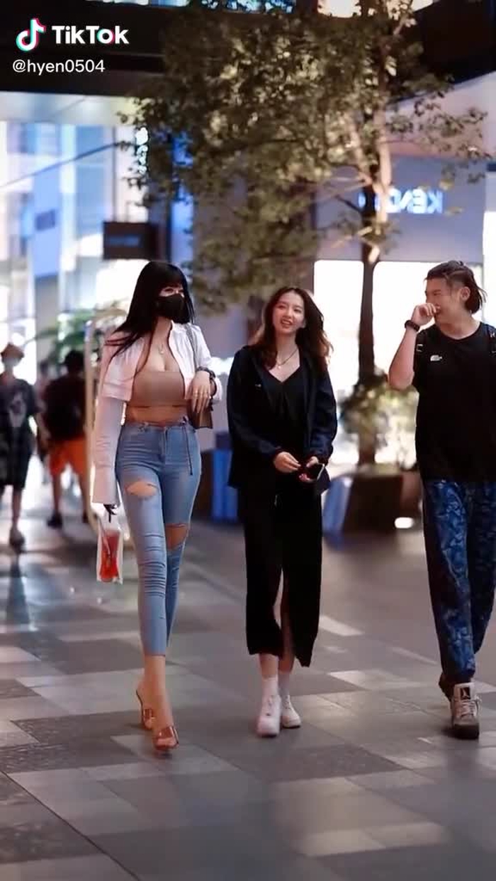 性感女神 火辣身材 视觉冲击 这谁顶得住啊   #fypシ #chinesestreetfashion #chinastreetstyle #streetfashion #fashion #streetstyle #streetwear #style