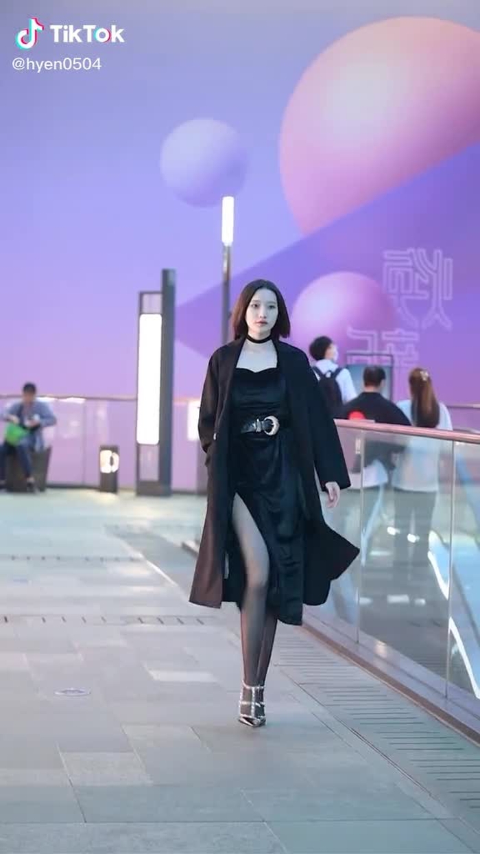 小姐姐这气质你爱了吗？#fypシ #chinesestreetfashion #chinastreetstyle #gaixinh #streetstyle #streetfashion #streetwear #girl #fashion