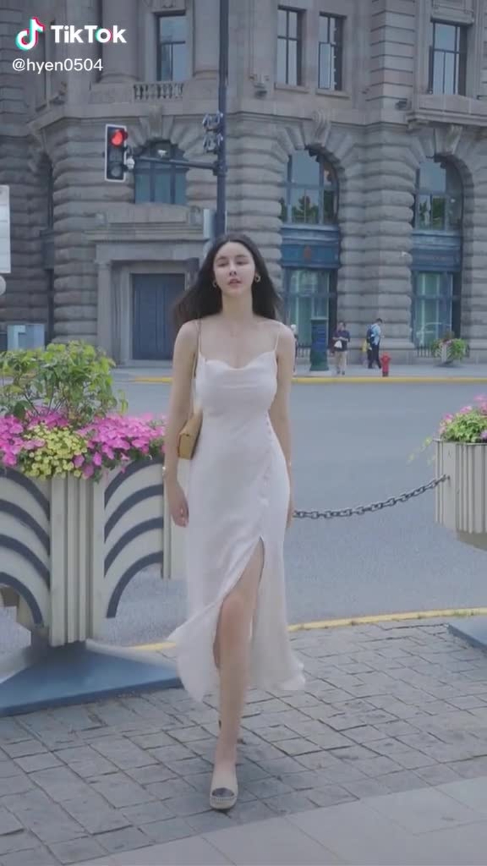 总感觉有东西扒拉我 我以为是爱情的魔爪 没想到是你的鱼钩  #chinesestreetfashion #chinastreetstyle #gaixinh #streetwear #streetfashion #streetstyle #fypシ #douyin