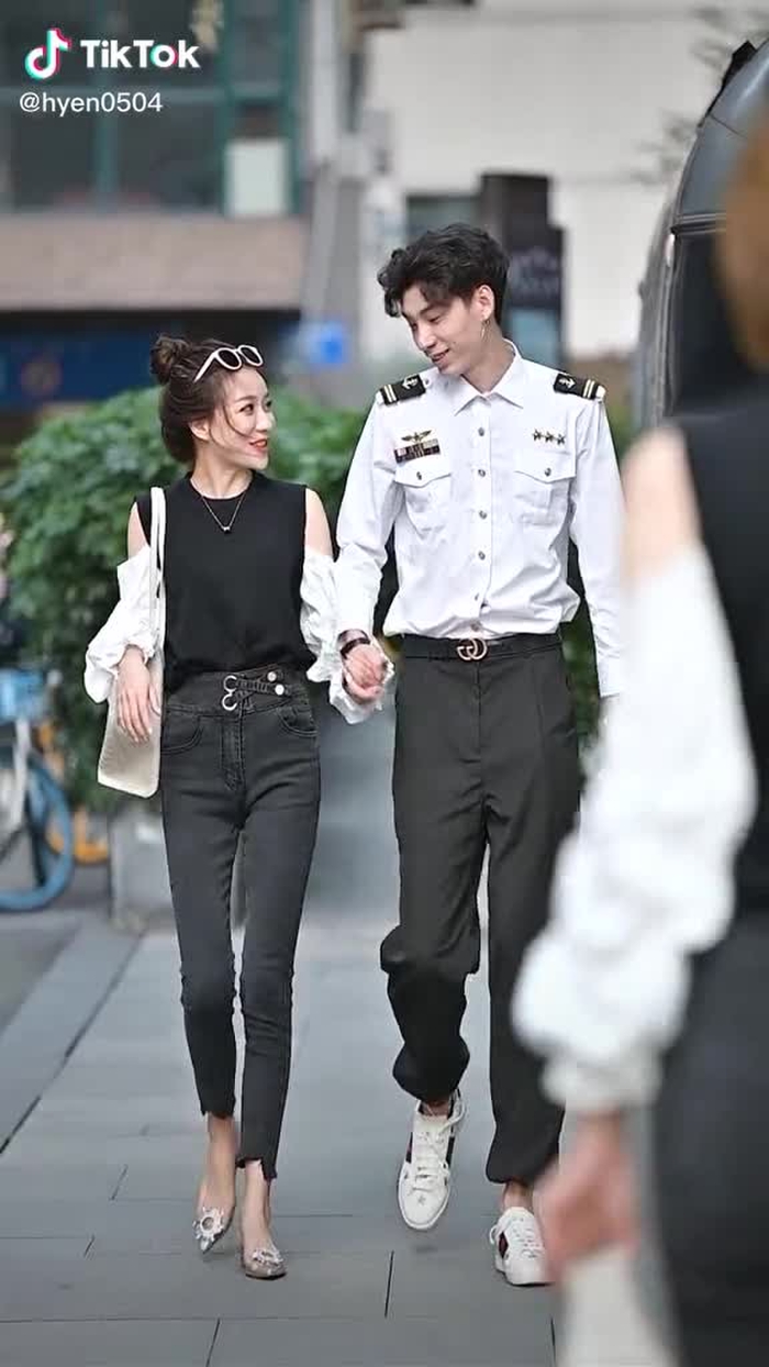 一次不忠，终生不用？ #chinesestreetfashion #chinastreetstyle #gaixinh #couple #streetwear #streetstyle #douyin #fypシ