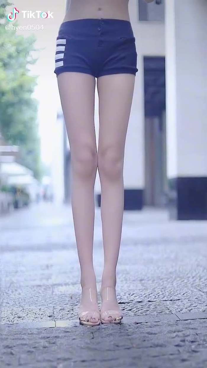 我爸妈说娶我倒贴100万彩礼，附上一套房，不知道有没人敢要我？#fypシ #girl #gaixinh #chinesestreetfashion #streetfashion #chinastreetstyle #style #fashion #streetwear @hyen0054 @hyen
