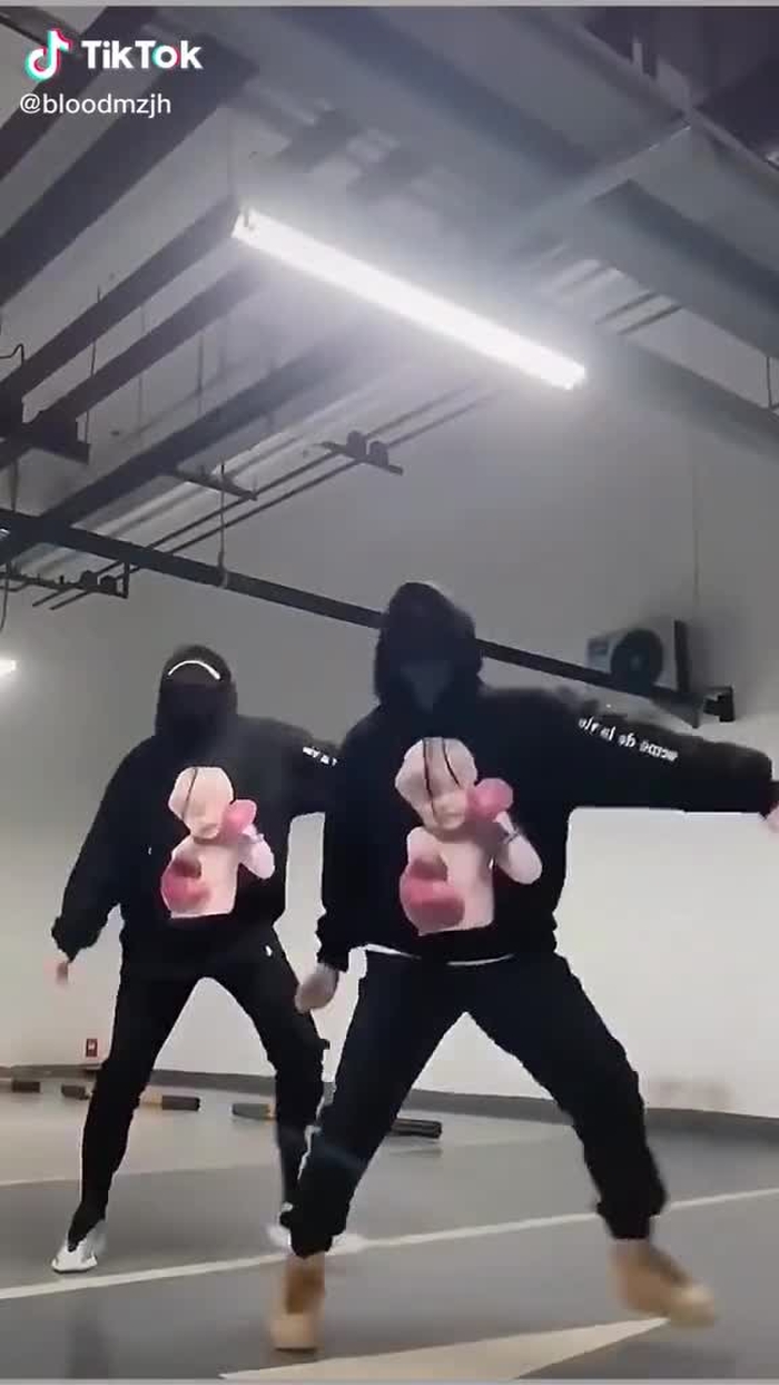 user6578443390459 (@bloodmzjh) on TikTok 35