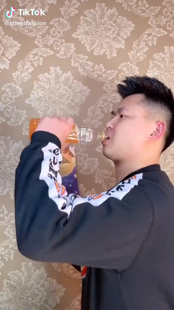 Zhuang Li (@stteetfashion) on TikTok 474